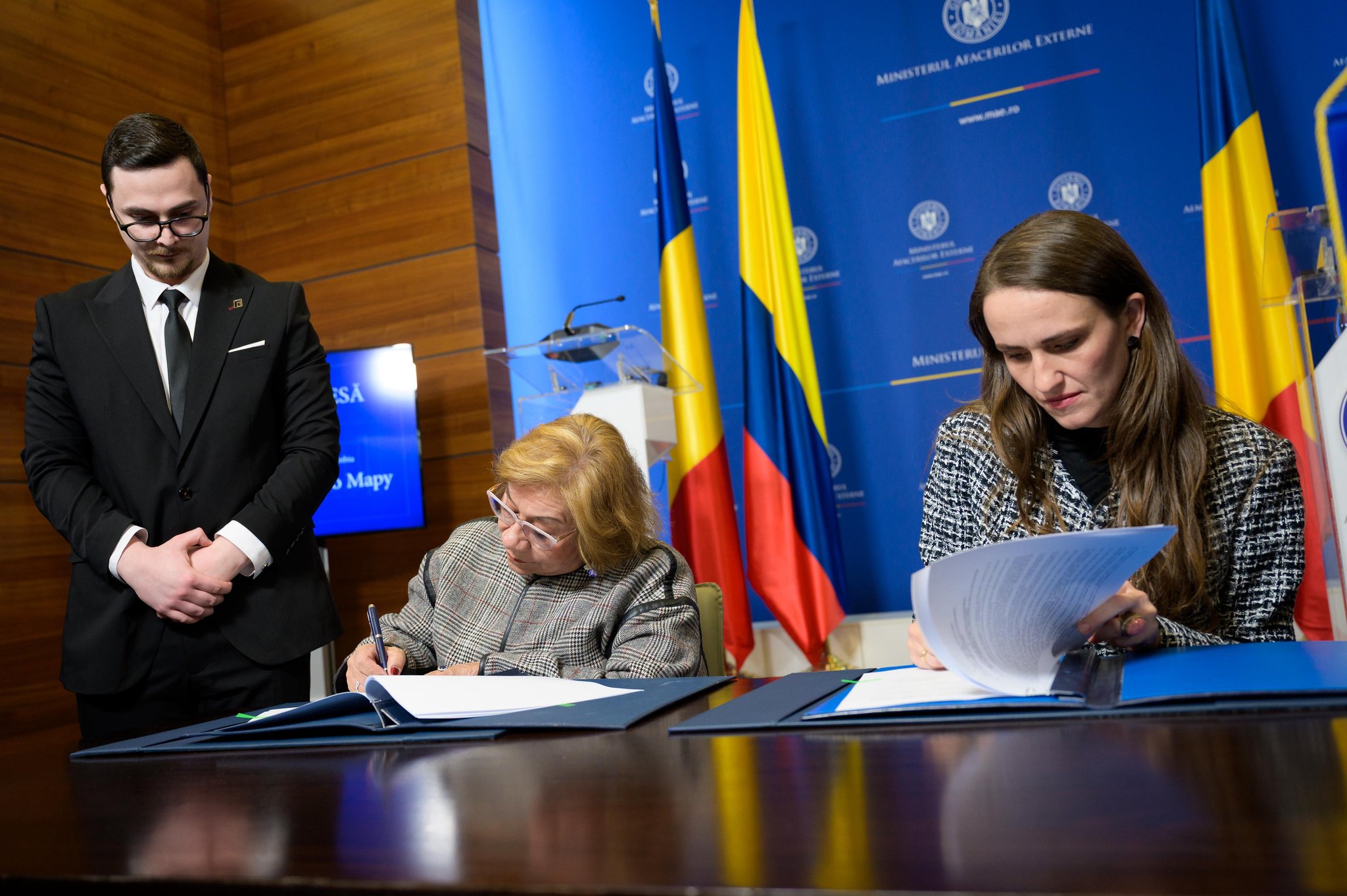 Colombia y Rumania sellan alianza para prevenir el reclutamiento infantil a través del deporte y la cultura